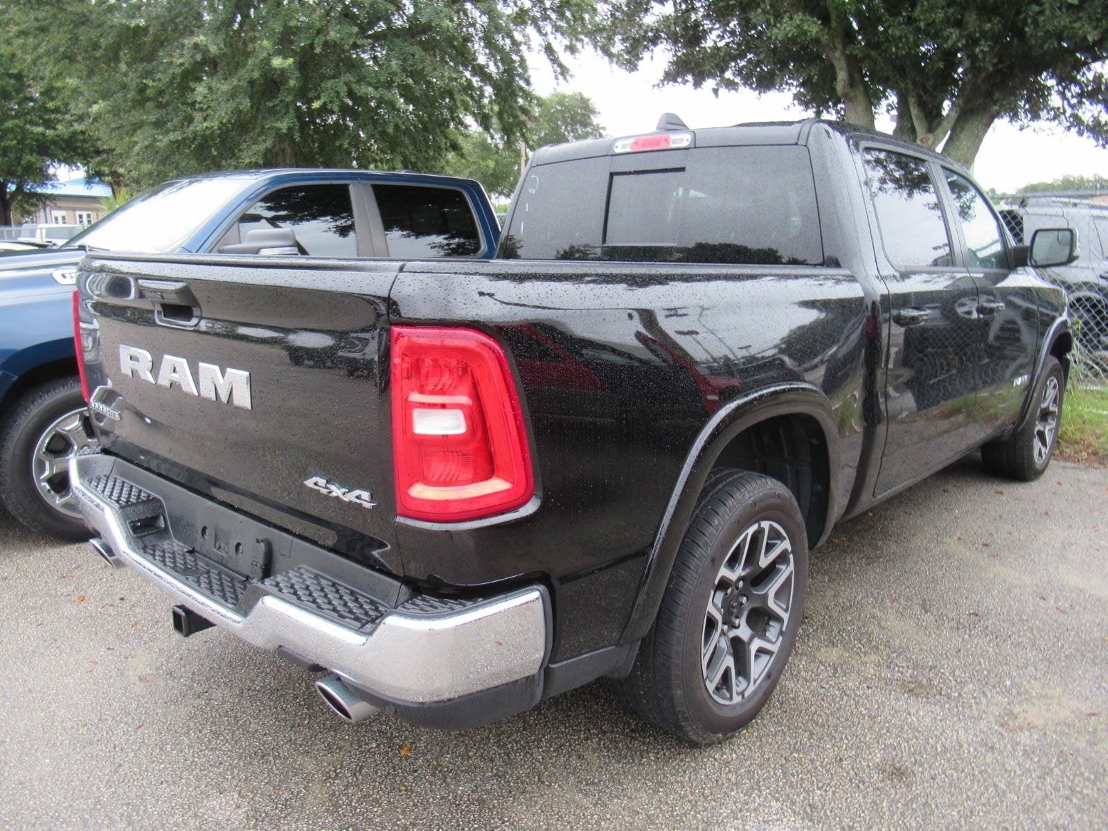 2026 RAM 1500 Laramie Crew Cab 4x4 5'7' Box