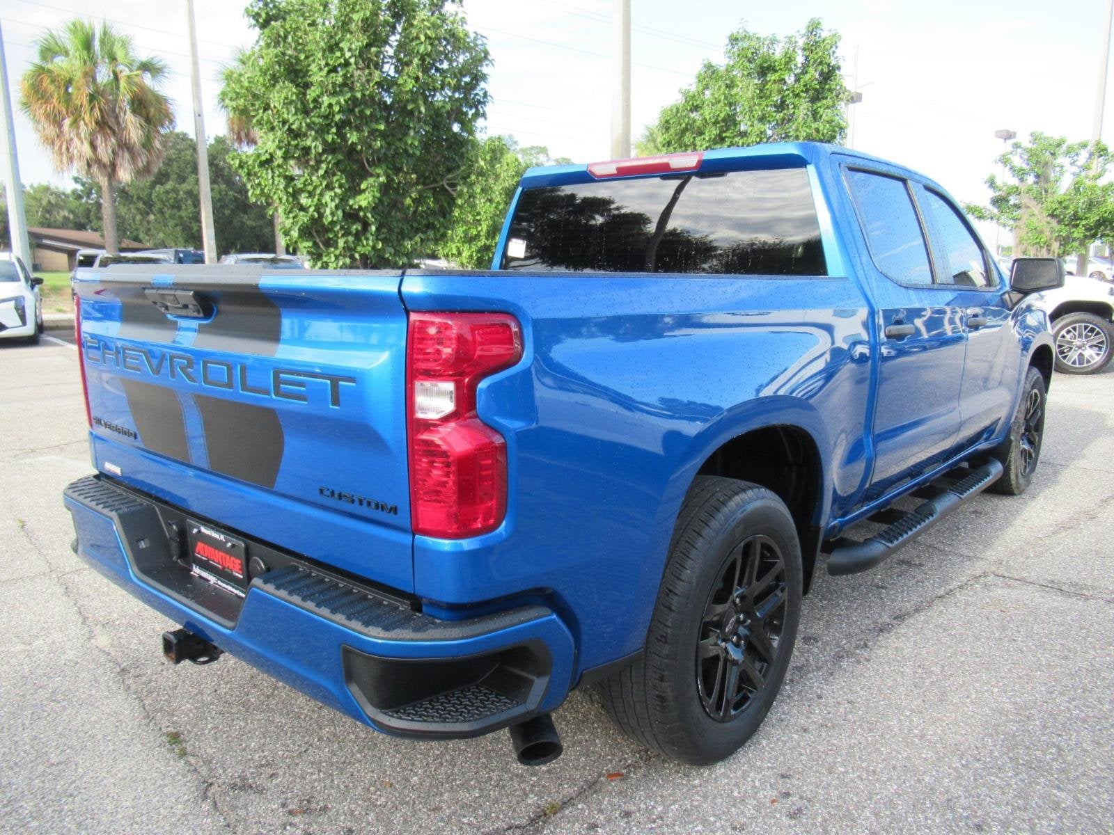 2024 Chevrolet Silverado 1500 2WD Crew Cab Short Bed Custom