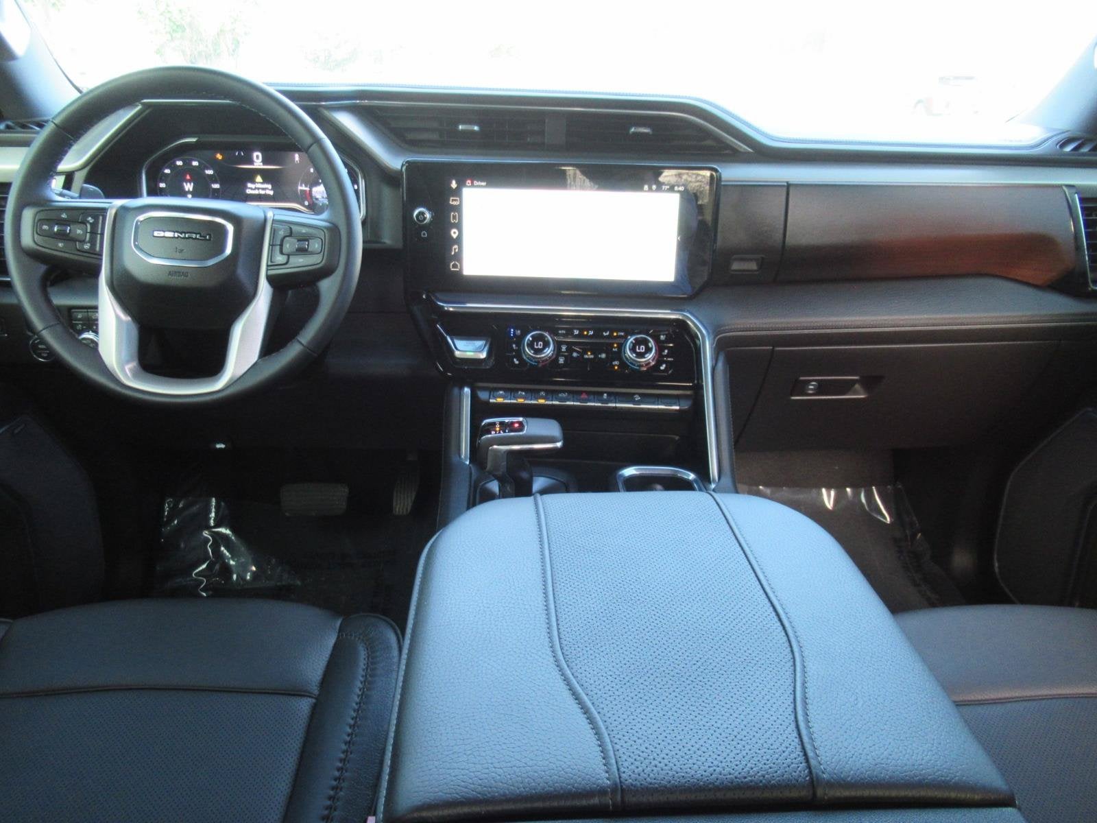2025 GMC Sierra 1500 4WD Crew Cab Short Box Denali