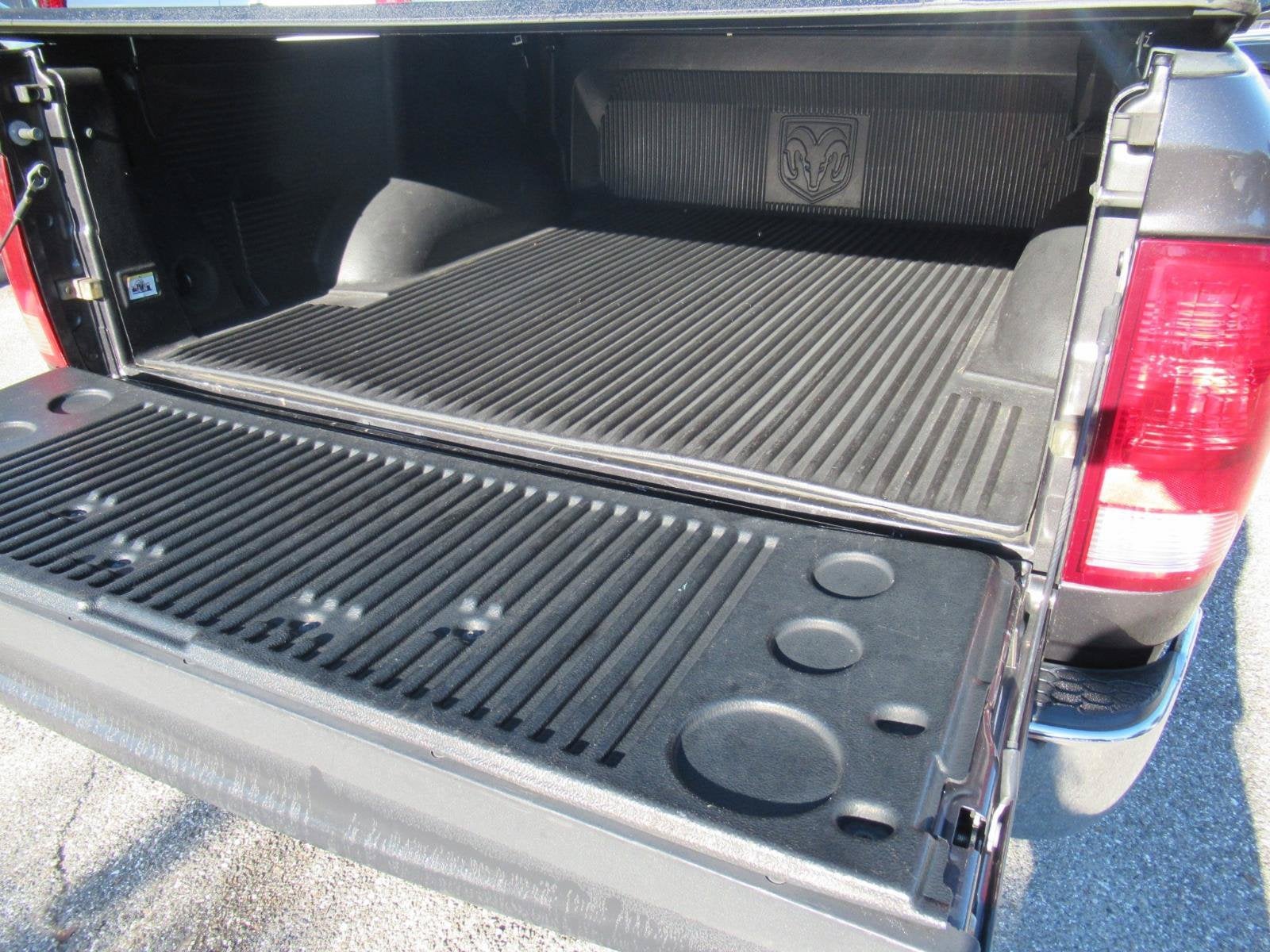 2017 RAM 1500 Big Horn Crew Cab 4x4 5'7' Box
